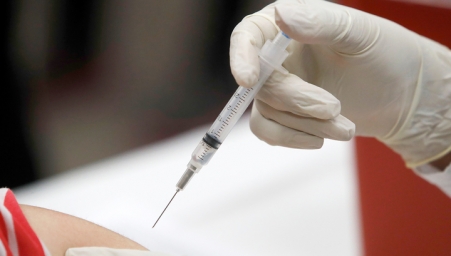 Эпидемиолог: универсальной вакцины от коронавируса может и не быть